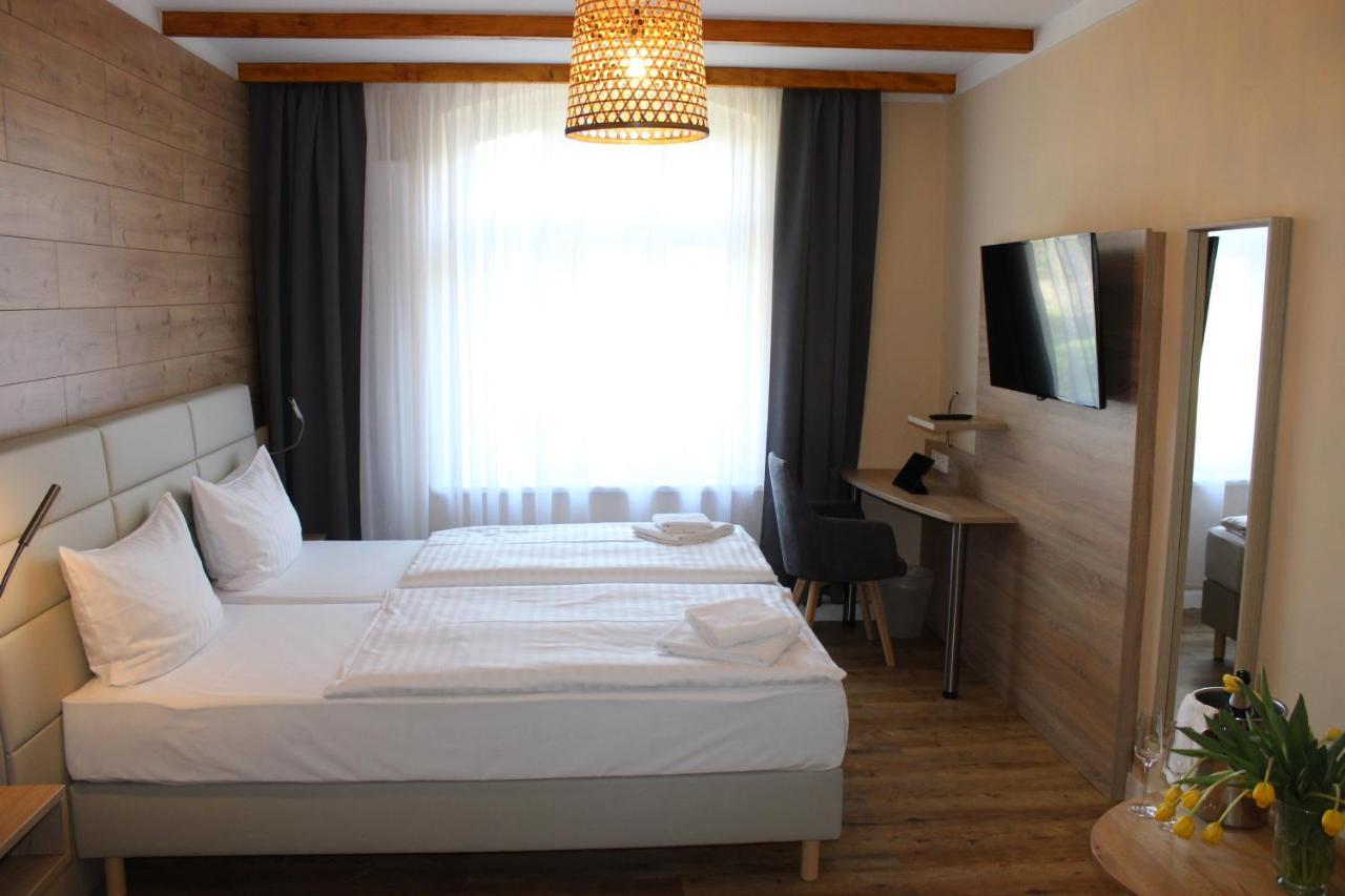 Hotel Sankt Georg Нойбранденбург Екстер'єр фото