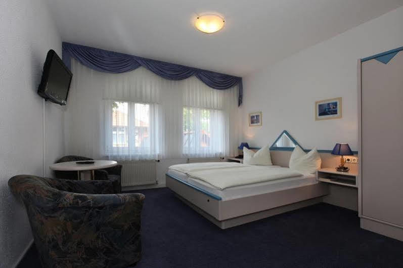 Hotel Sankt Georg Нойбранденбург Екстер'єр фото